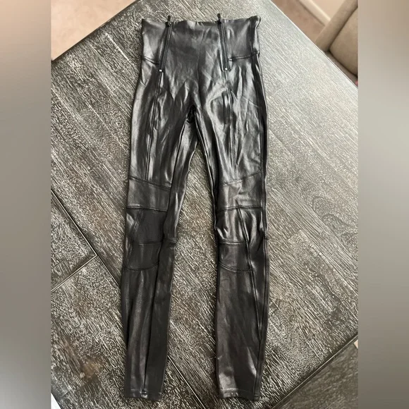 Spanx Faux Leather Hip Zip Leggings in Black - Picture 4 of 5